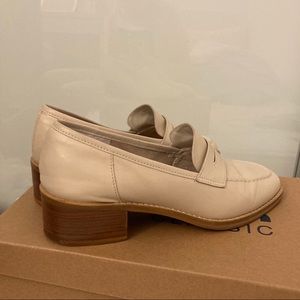 Vintage Nine West loafers